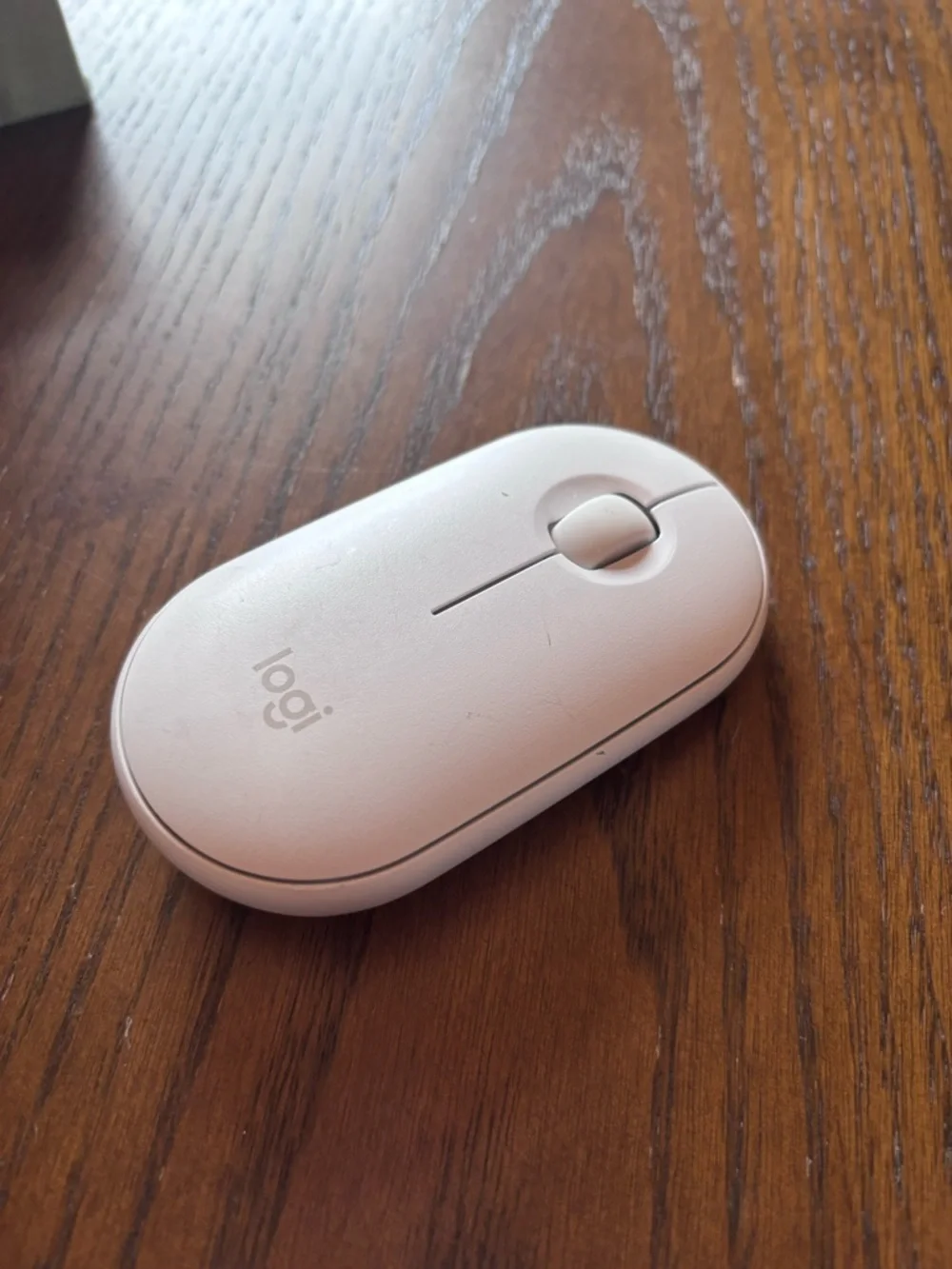 Logitech White Wireless Mouse - Slim Portable Design